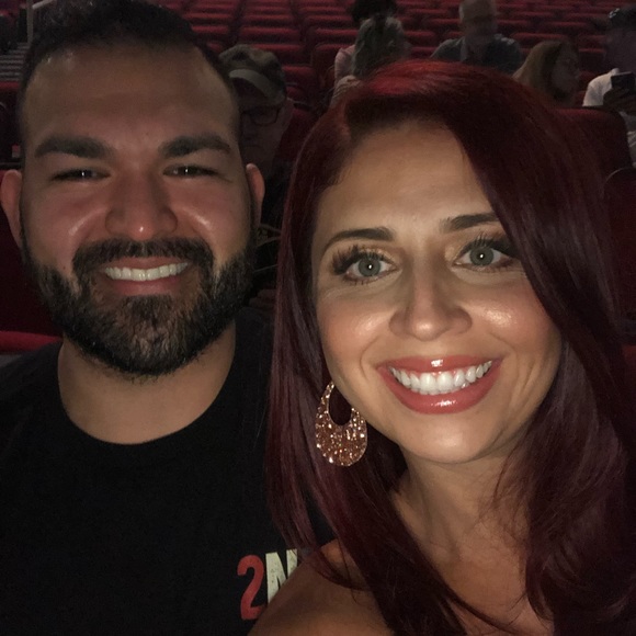 Meet your posher❣️ Lauren - Picture 1 of 5